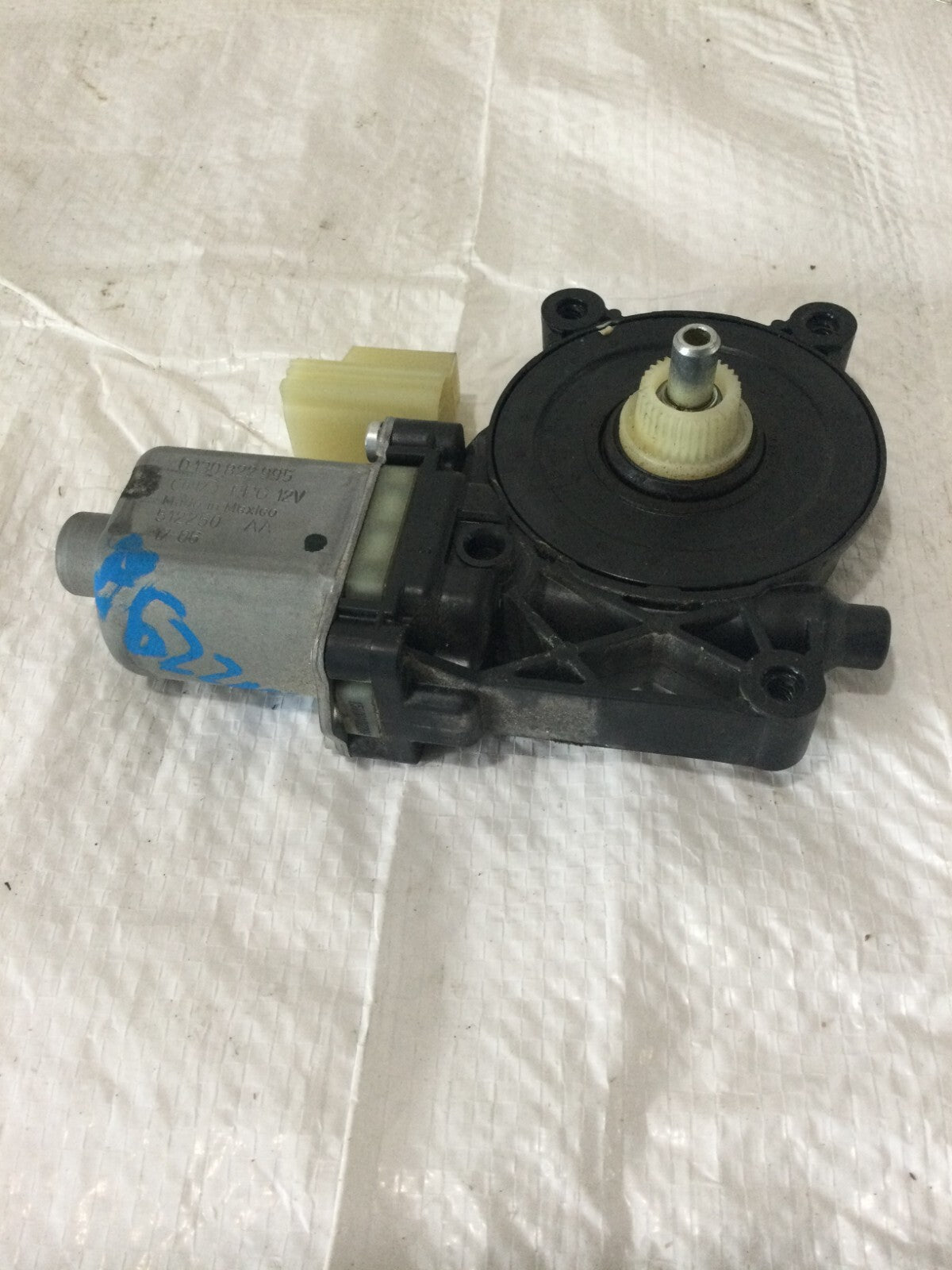 2017 Ford F-150 Rear Back Glass Window Sliding Motor OEM 512250AA