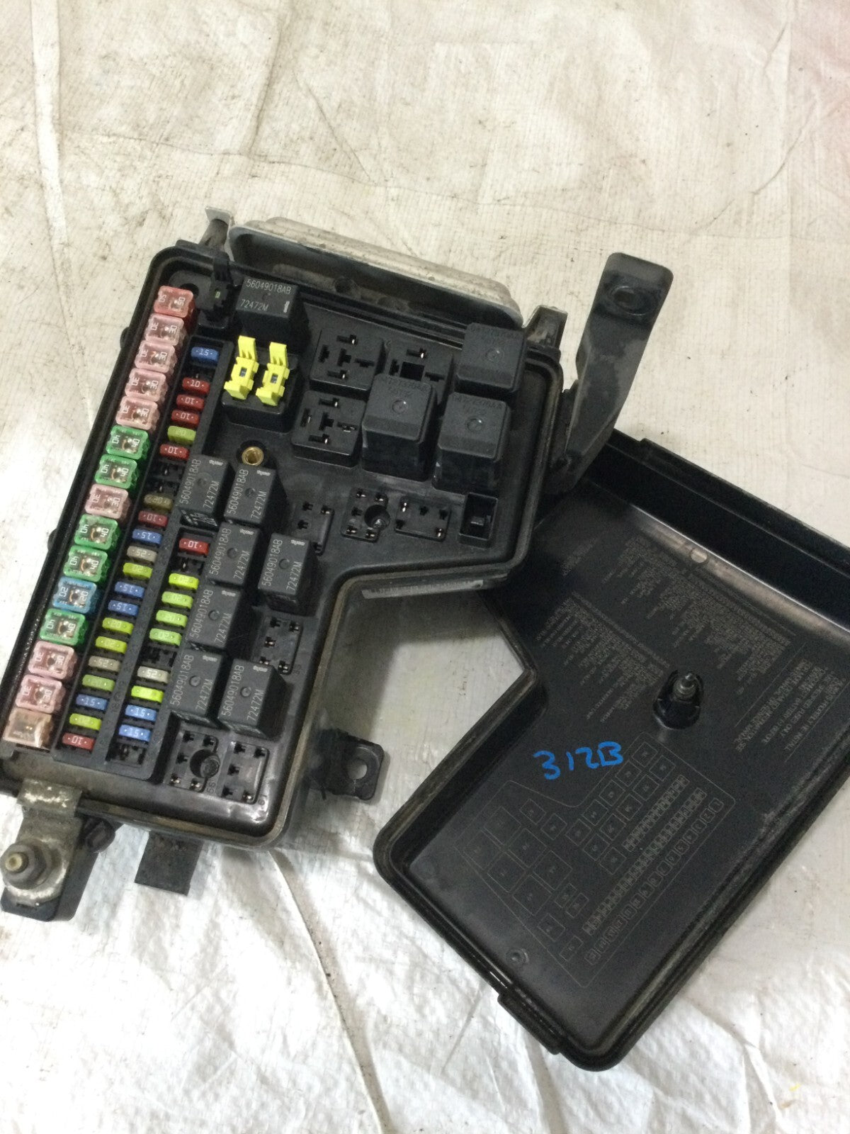 2005 Dodge Ram 1500 TIPM Integrated Power Module Fuse Box P05026034AB OEM