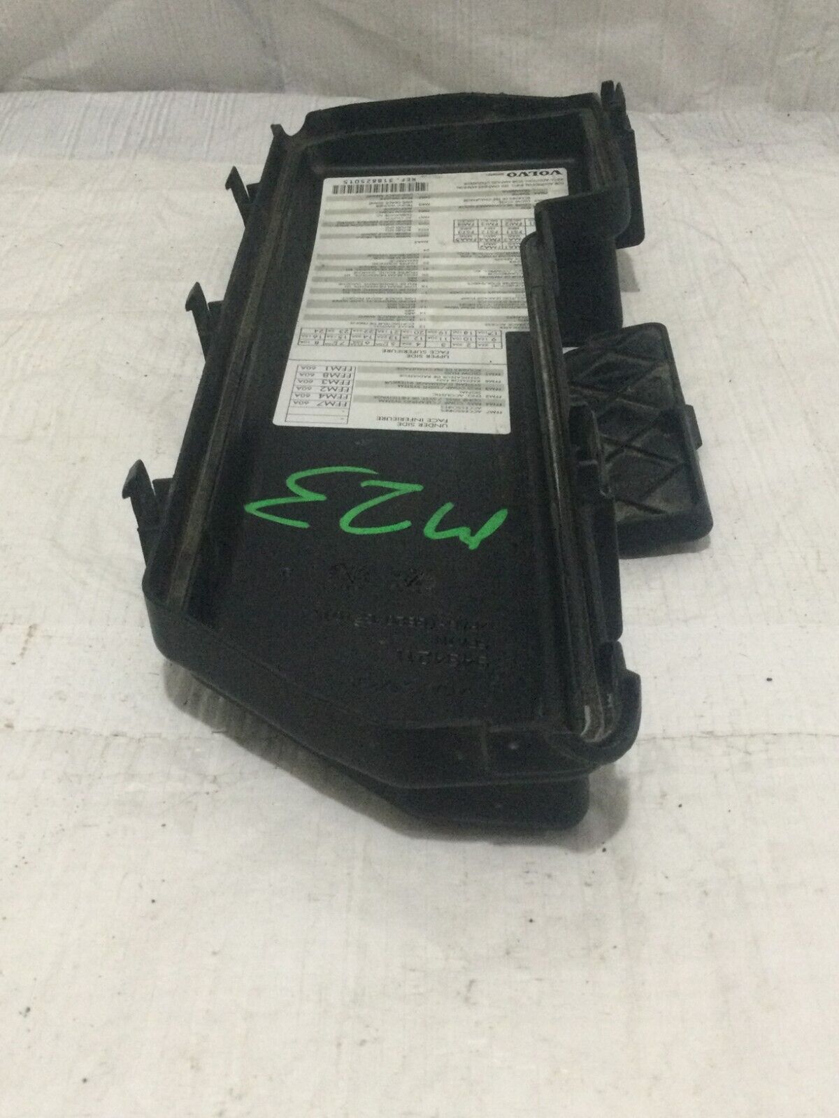 2004-2006 Volvo S60 Fuse Box Plastic Cover LID OEM 9494211