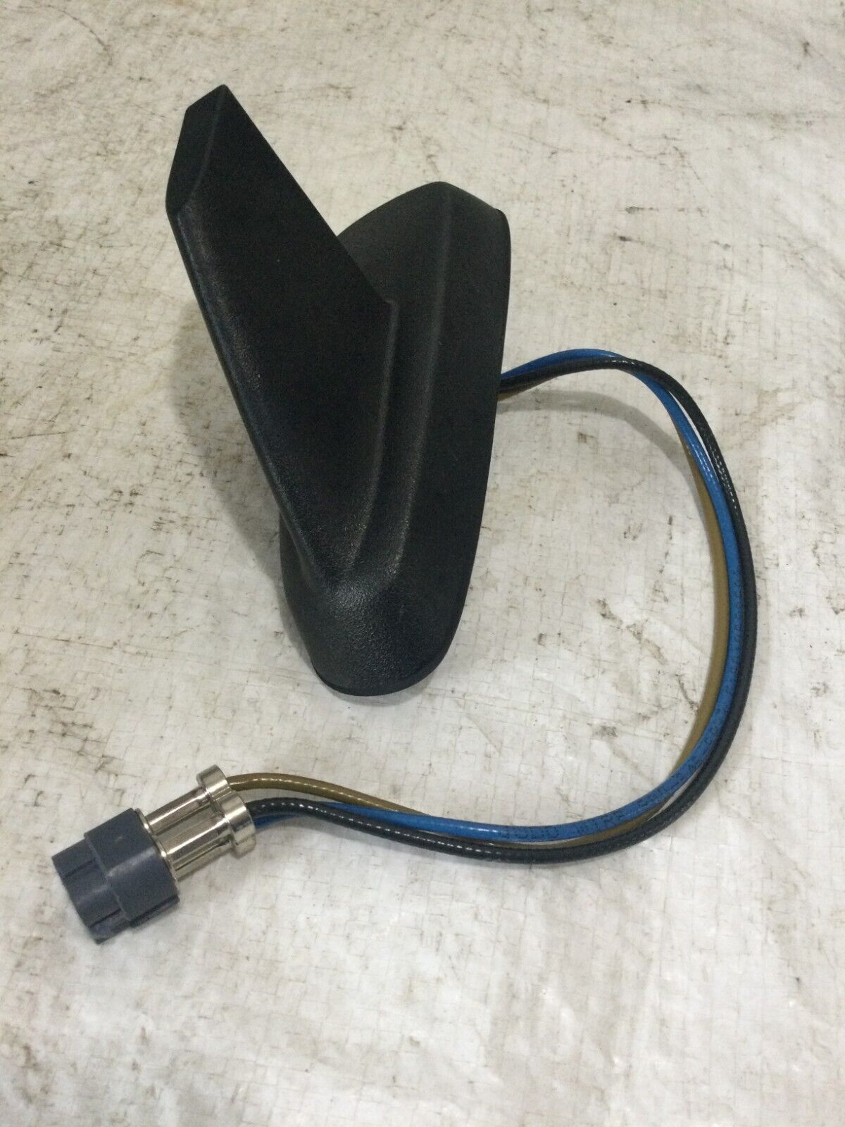 2007-2009 Escalade Roof Mounted Antenna 15837119 OEM