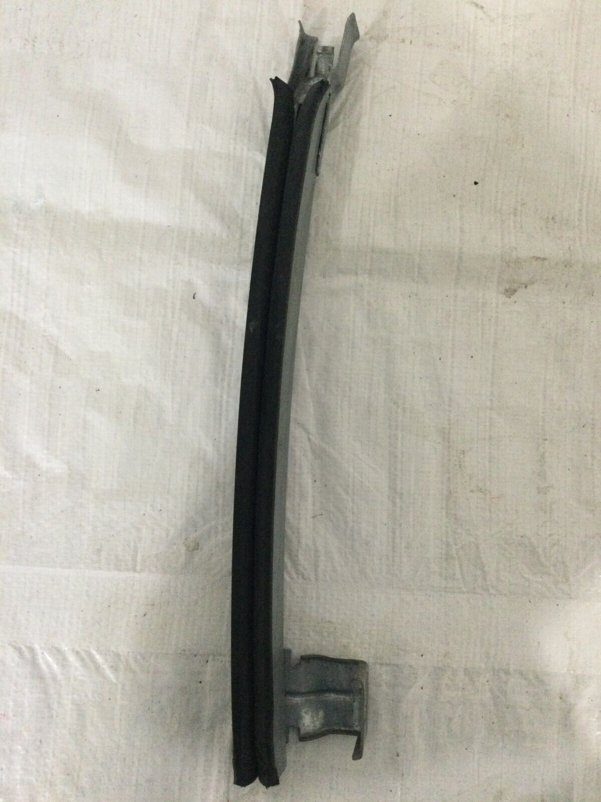 2017 Ford Explorer Front Left Window Glass Lower Channel OEM