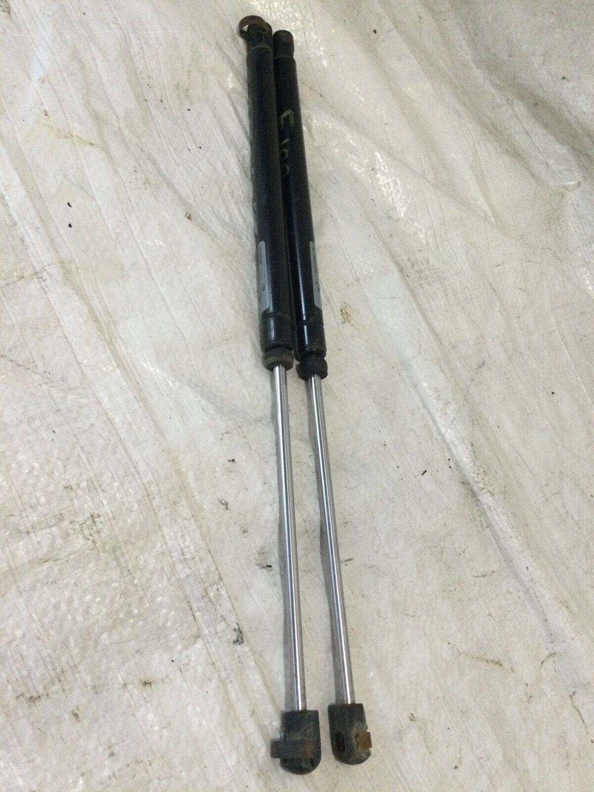 2005 Dodge Ram 1500 Hatch Support Strut Set 55276321AC  OEM