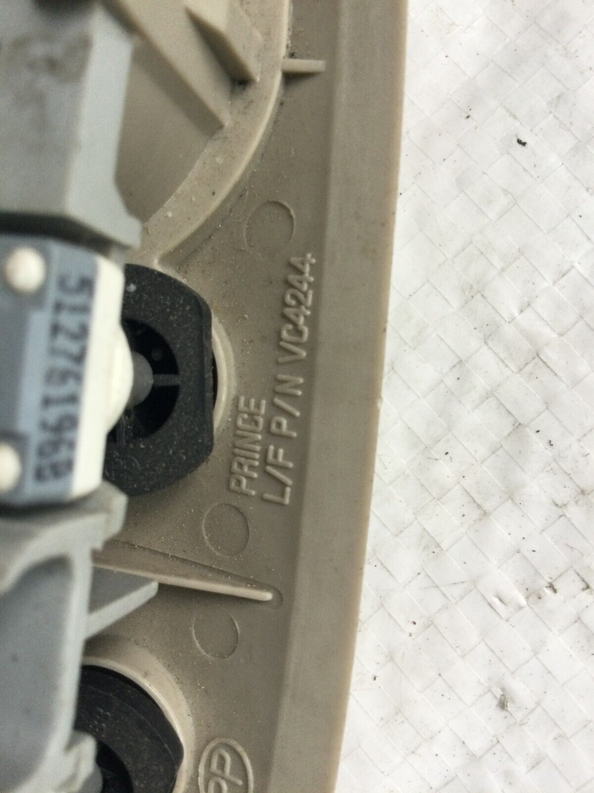 2003-2006 Cadillac Escalade Overhead Rear Dome Light OEM VC4244