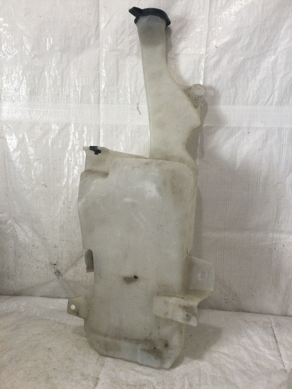 2007 Cadillac Escalade Windshield Washer Reservoir Bottle OEM 15917651