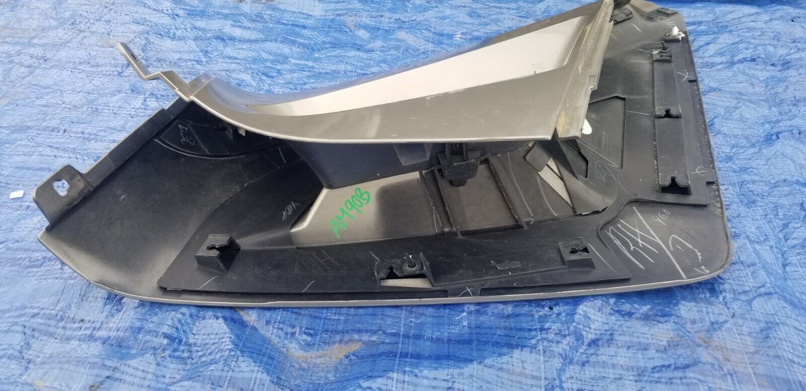 2003-2006 Cadillac Escalade EXT  Right Pass Side Outer Sail Panel Pillar OEM