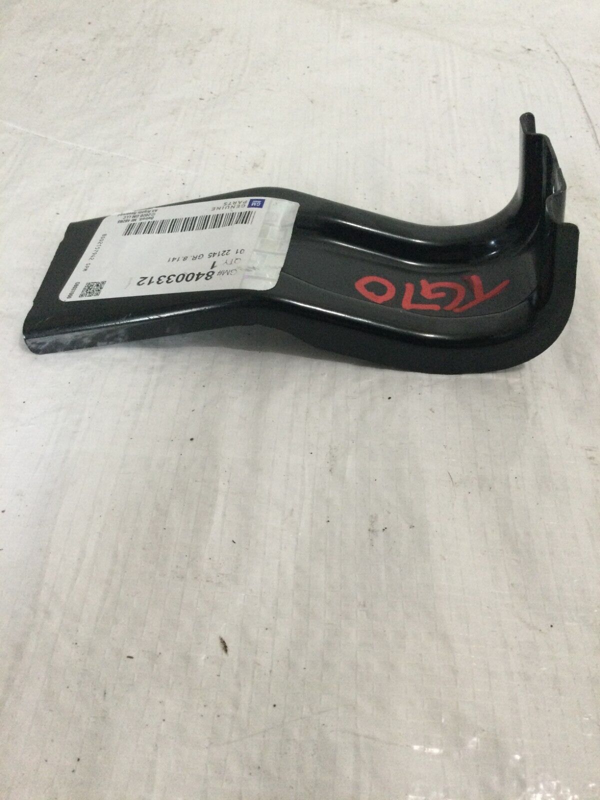 2021 Chevrolet Silverado 1500 Front Fender Upper Bracket OEM 84003312