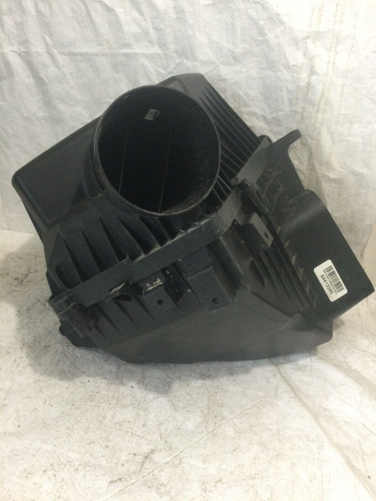 2019-2021 Chevy Silverado 1500 5.3L Air Cleaner Filter Housing OEM 84412395