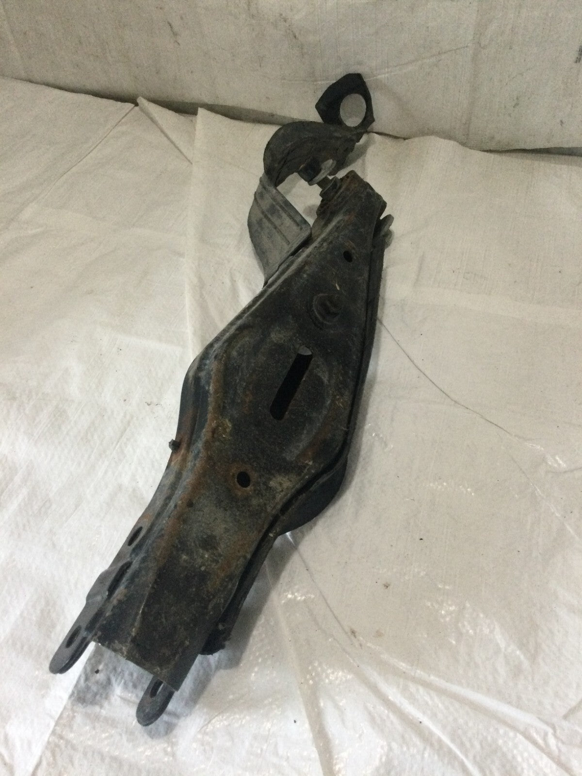 2016-2019 Kia Sorento Rear Left Lower Control Arm OEM