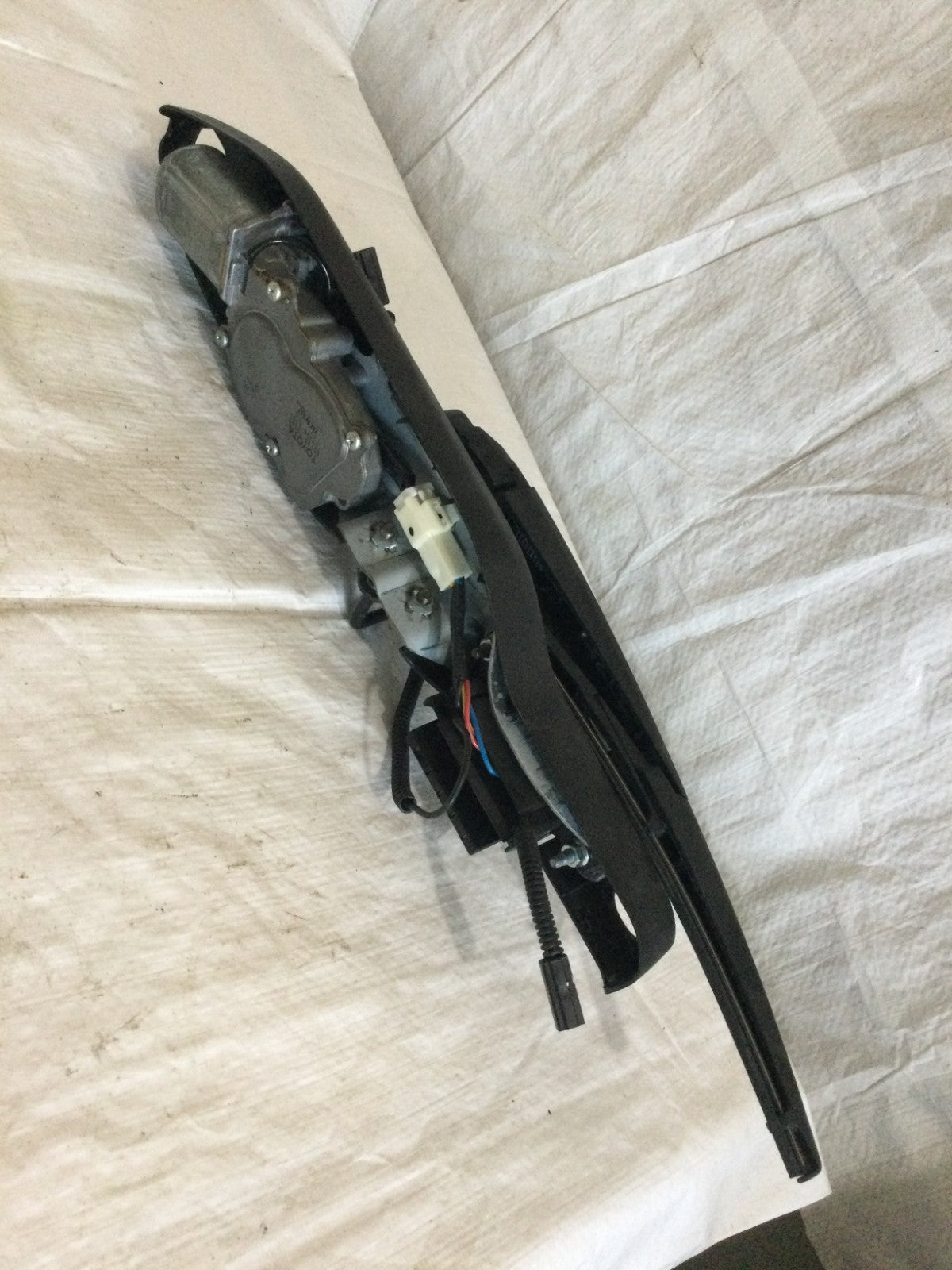 2004 Toyota Matrix Rear Wiper Motor W/ Linkage OEM