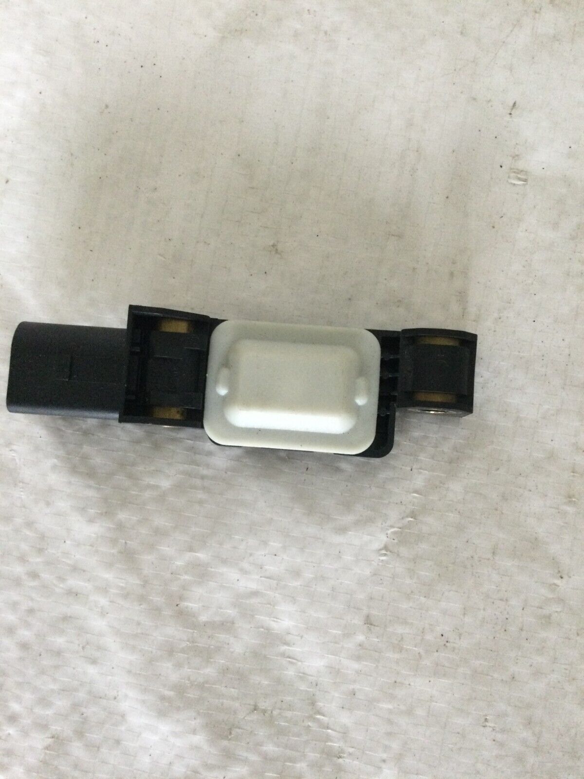 2007 Volkswagen  Touareg Crash Impact Sensor 4B0959643E OEM