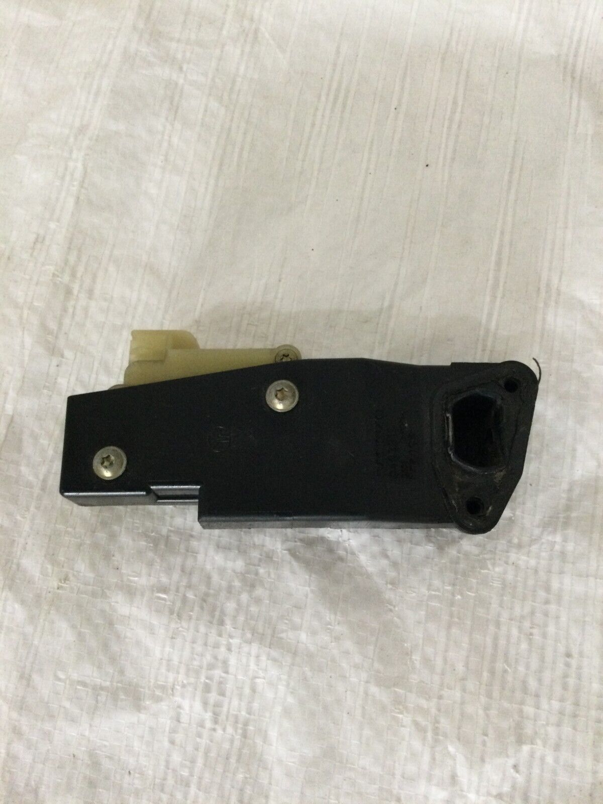 2004 Volvo S60 Fuel Filler Flap Solenoid Motor OEM 9483311