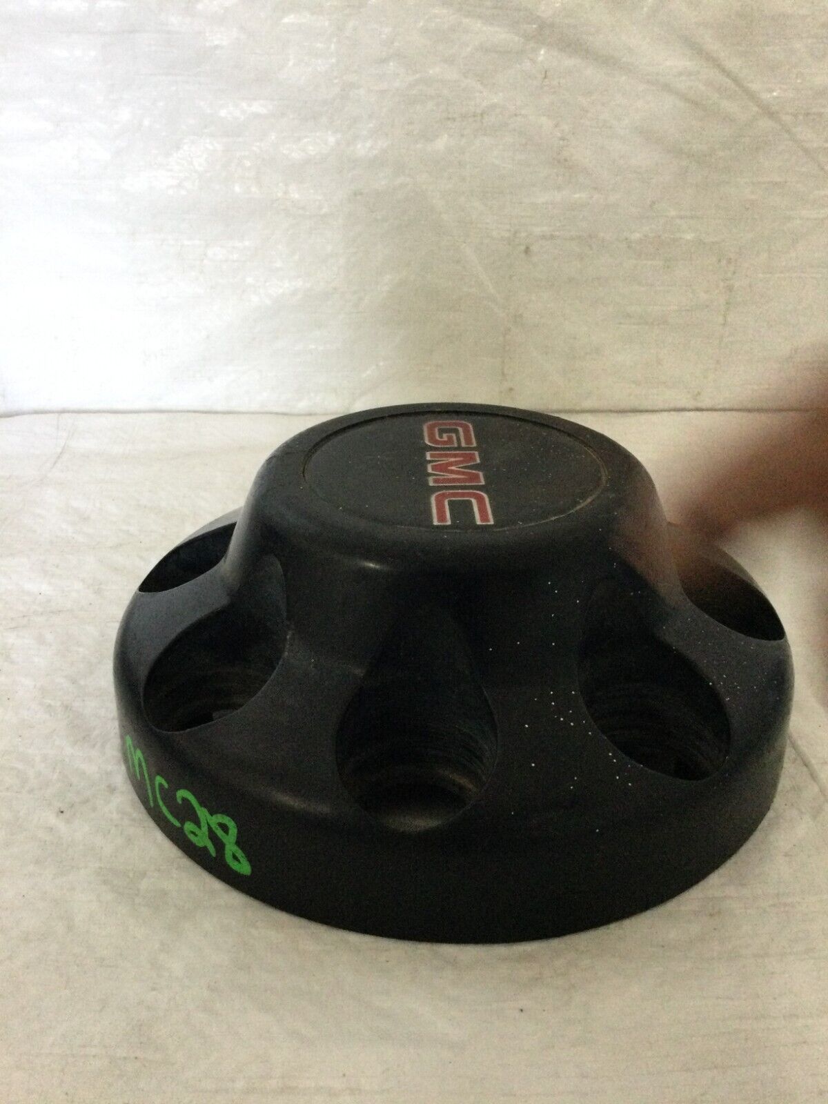 2005 GMC Sierra 1500 Black 8 Lug Center Cap OEM