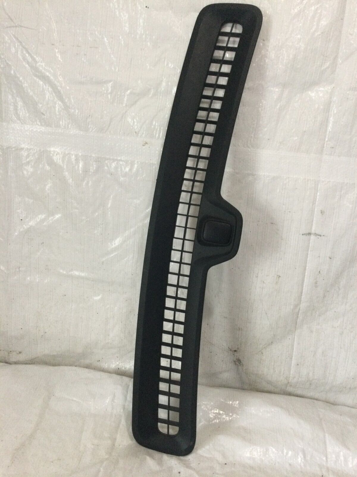 2019 Chevrolet Silverado 1500 Defroster Vent Cover TID004304 OEM