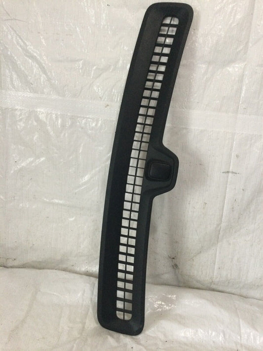 2019 Chevrolet Silverado 1500 Defroster Vent Cover TID004304 OEM