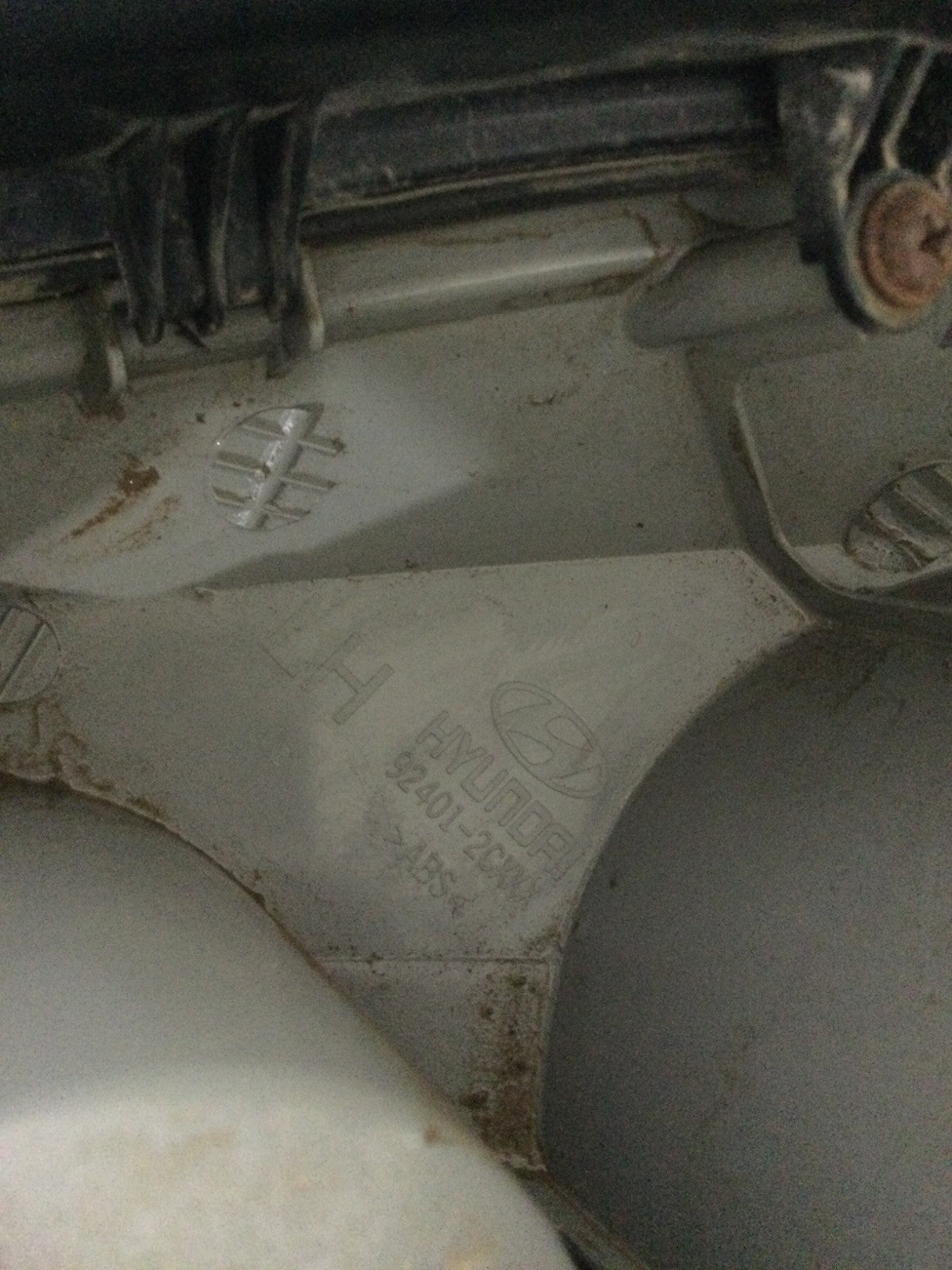 2003 Hyundai Tiburon Left Driver Side Tail Light Assembly OEM 92401-2CXXX