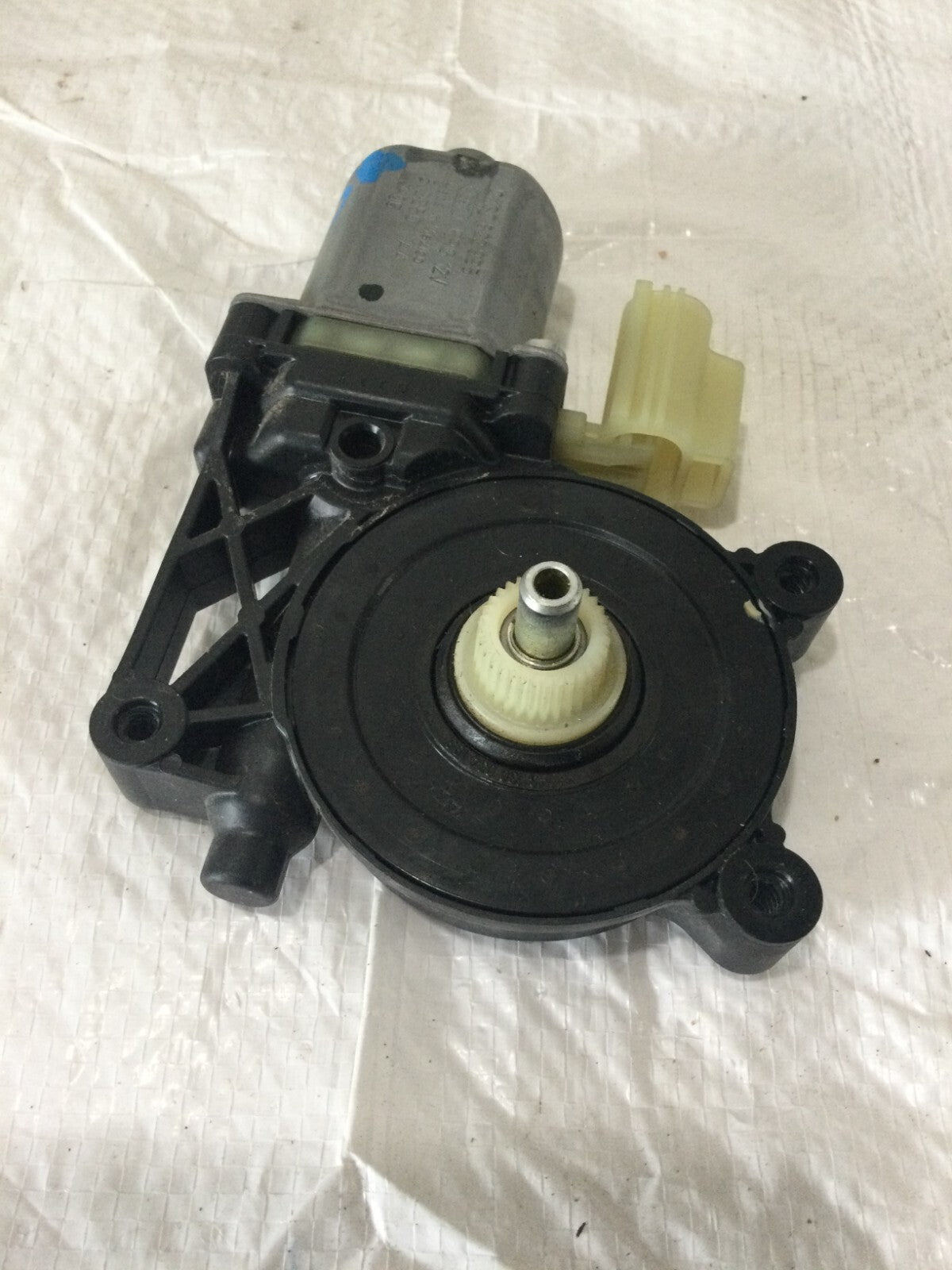 2017 Ford F-150 Rear Back Glass Window Sliding Motor OEM 512250AA
