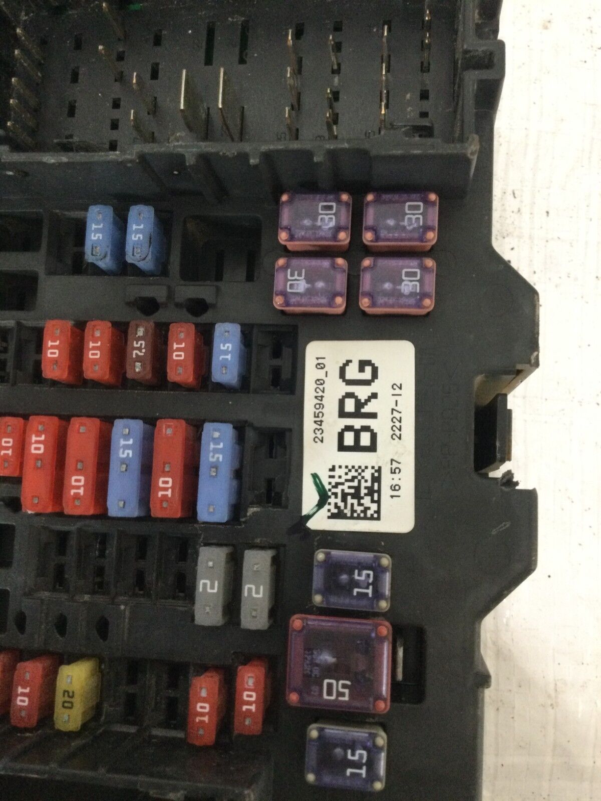 2018 Chevrolet Silverado 1500 Front Left Cabin Fuse Box 23459420_01 OEM
