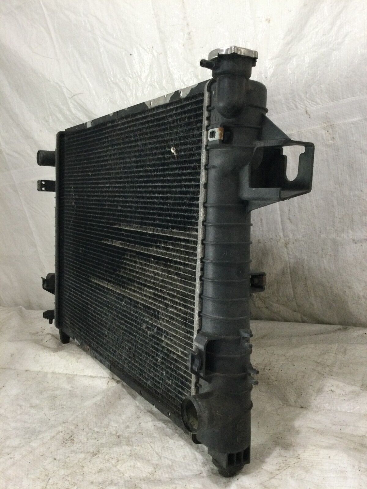 2004 Dodge Ram 1500 Radiator Assembly OEM