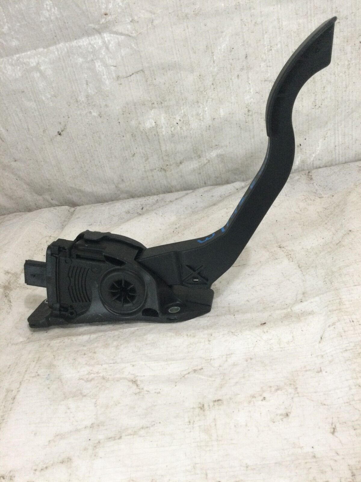 2017 Ford Escape Accelerator Gas Pedal  F1DC-9F836-AA OEM