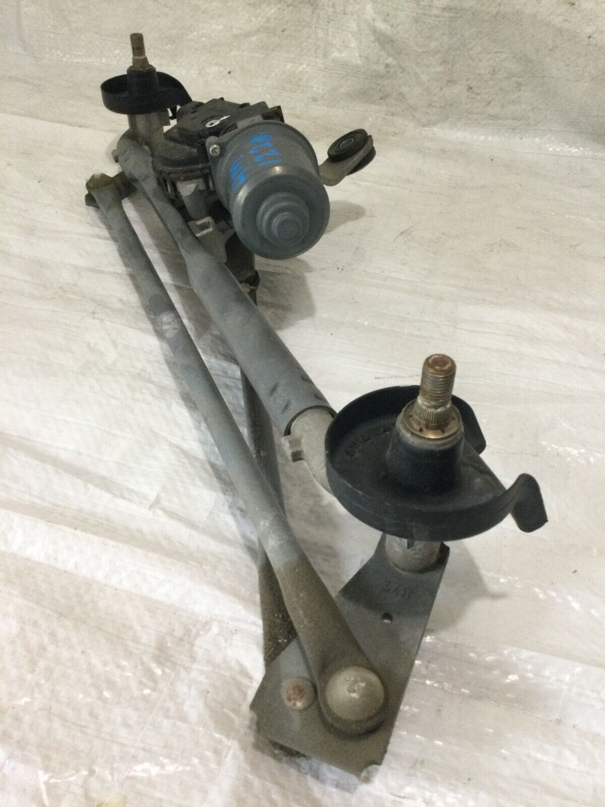 2018-2020 Buick Regal Front Windshield Wiper Motor W/ Linkage OEM