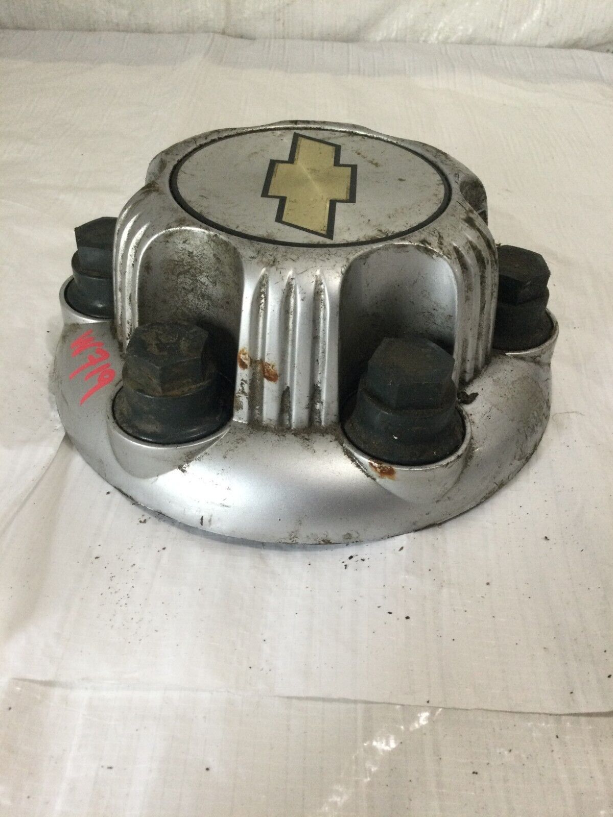 2006 Chevrolet Silverdo 2500 Center Cap OEM