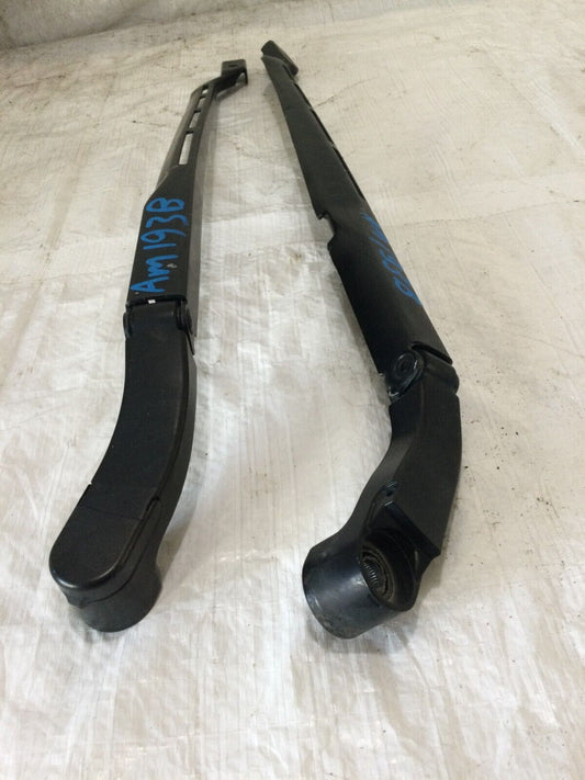 2018 Chevrolet Silverado 1500 Windshield Wiper Arm Pair OEM W000065930