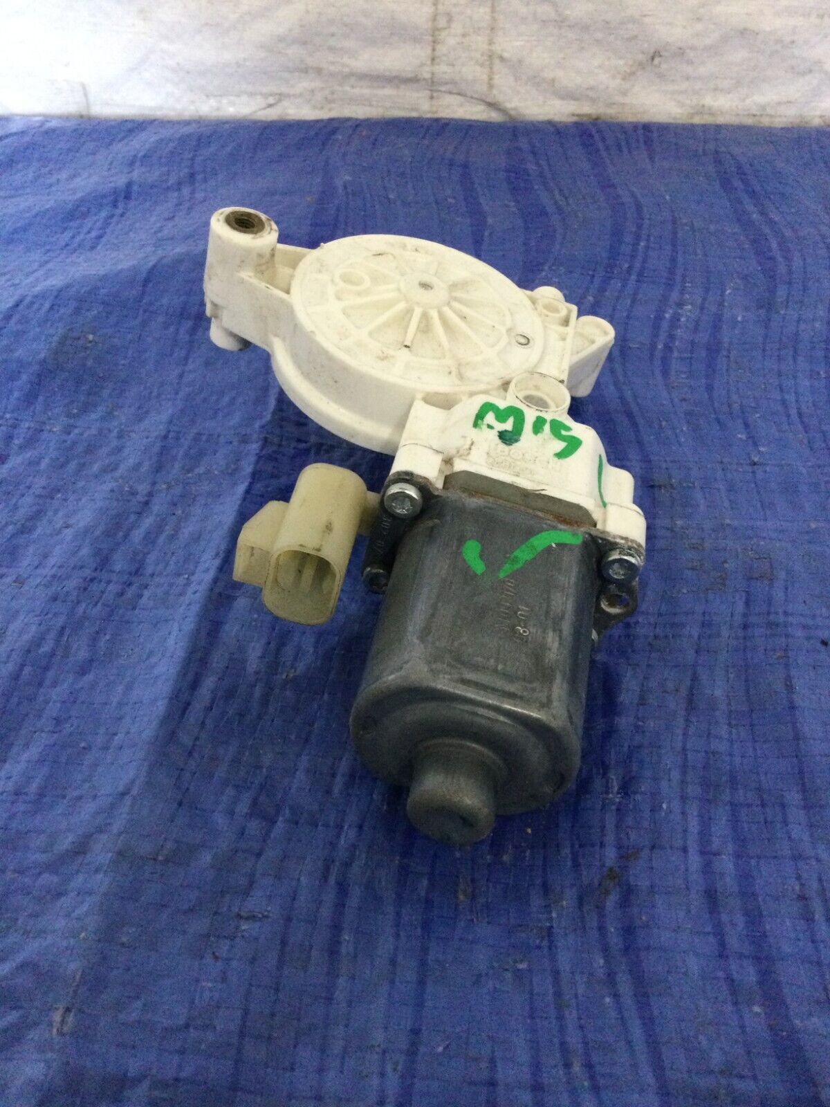 2007-2008 Cadillac Escalade ESV Rear Left Power Window Motor OEM