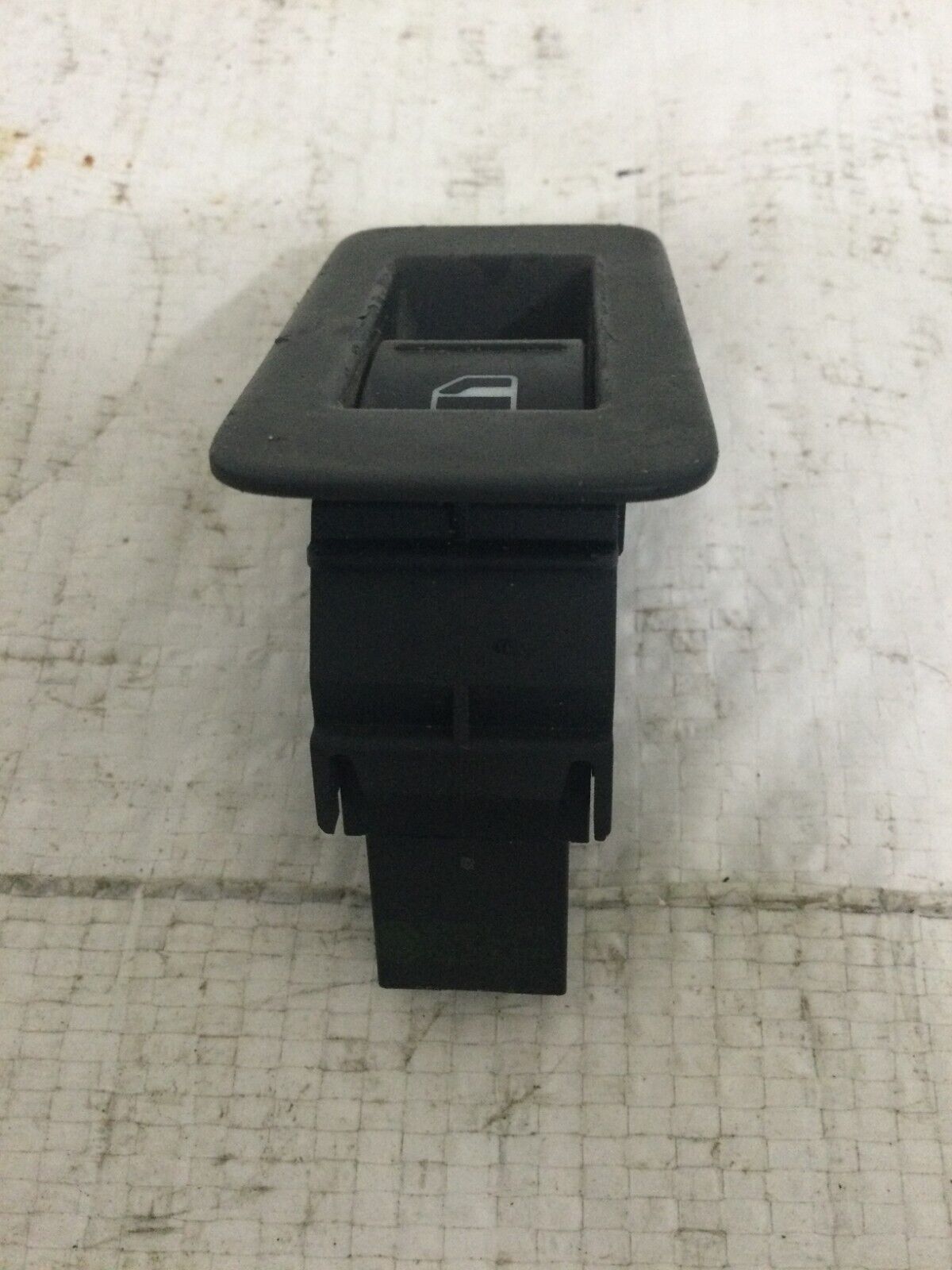 2007 Volkswagen Touareg Front Right Door Window Switch OEM 7L6959851A