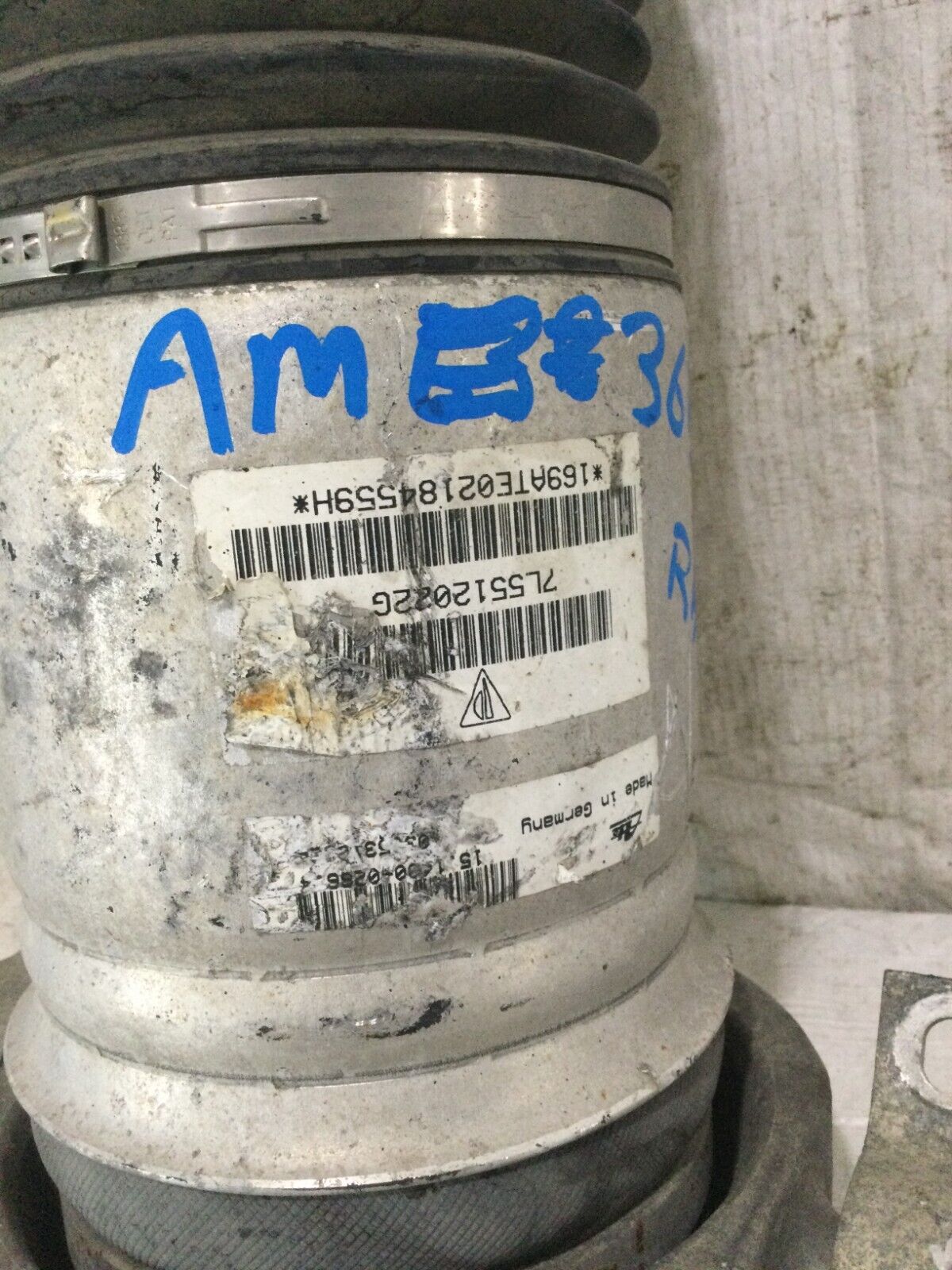 2003-2006 Porsche Cayenne Turbo Right Rear Shock Strut Absorber 7L5512022G OEM