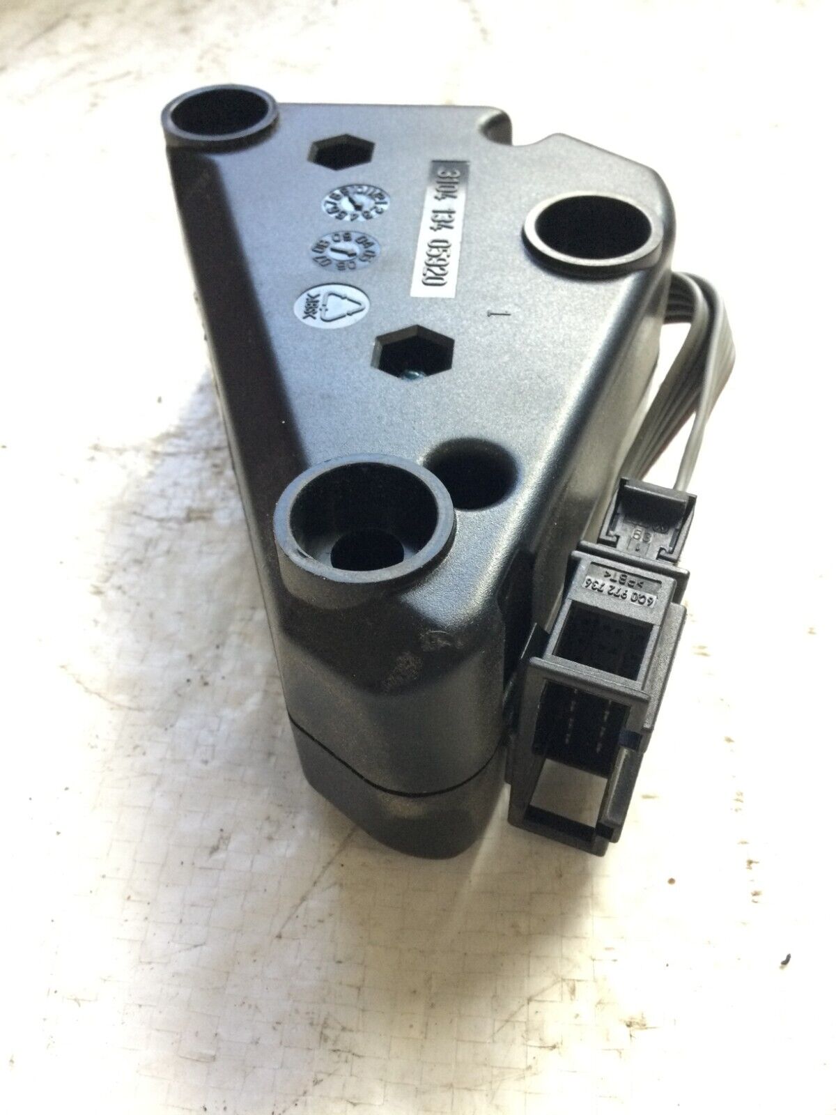 2006 Volkswagen Jetta Radio Amplifier Front Right Passenger 1K0035463D OEM