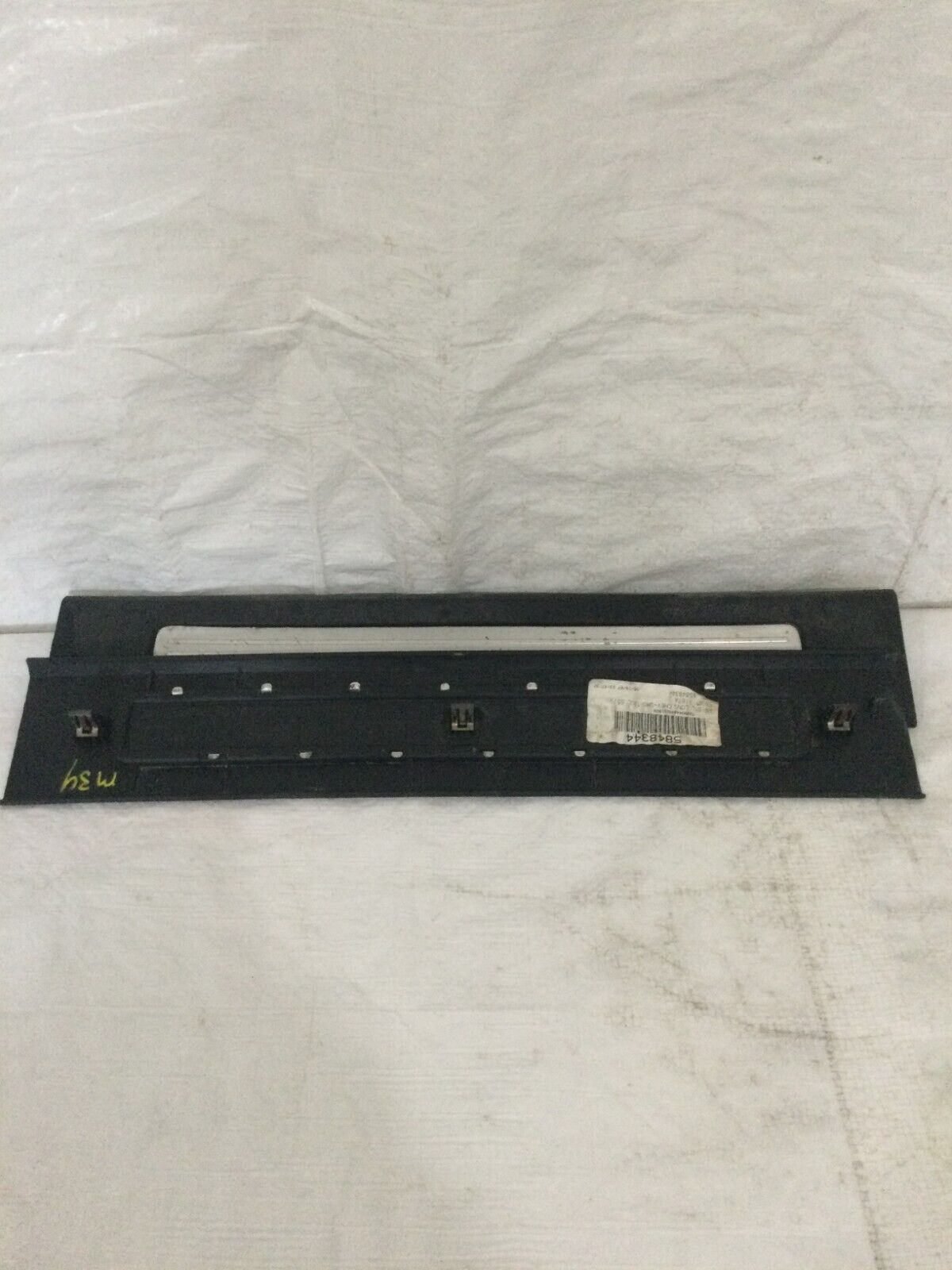 2007-2008 Chevrolet Avalanche Left Right Rear Sill Plate OEM 5848344