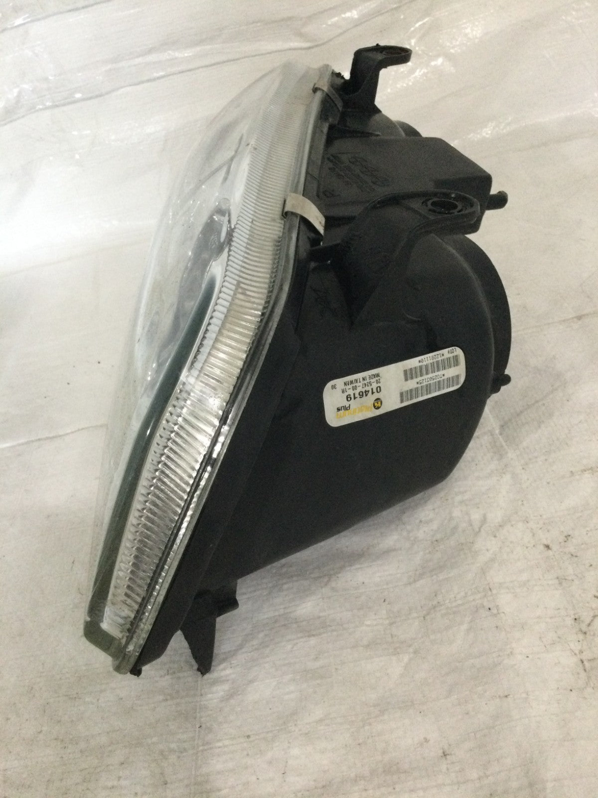1997-2000 Toyota RAV4 Right Headlight OEM