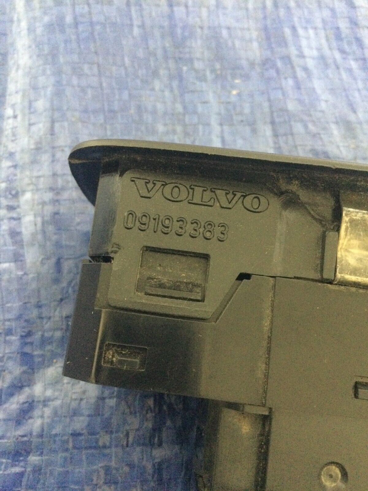 2004 Volvo S60 Front Left Driver Master Power Window Switch OEM 30658146