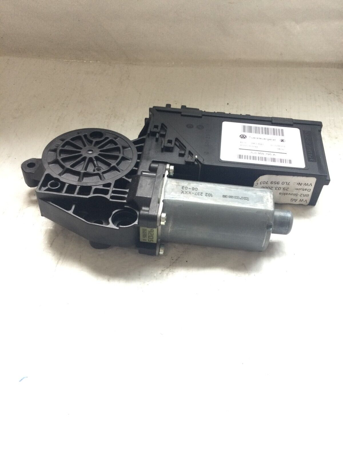 2007 Volkswagen Touareg Door Window Regulator Motor Rear Left 7L0959795A OEM