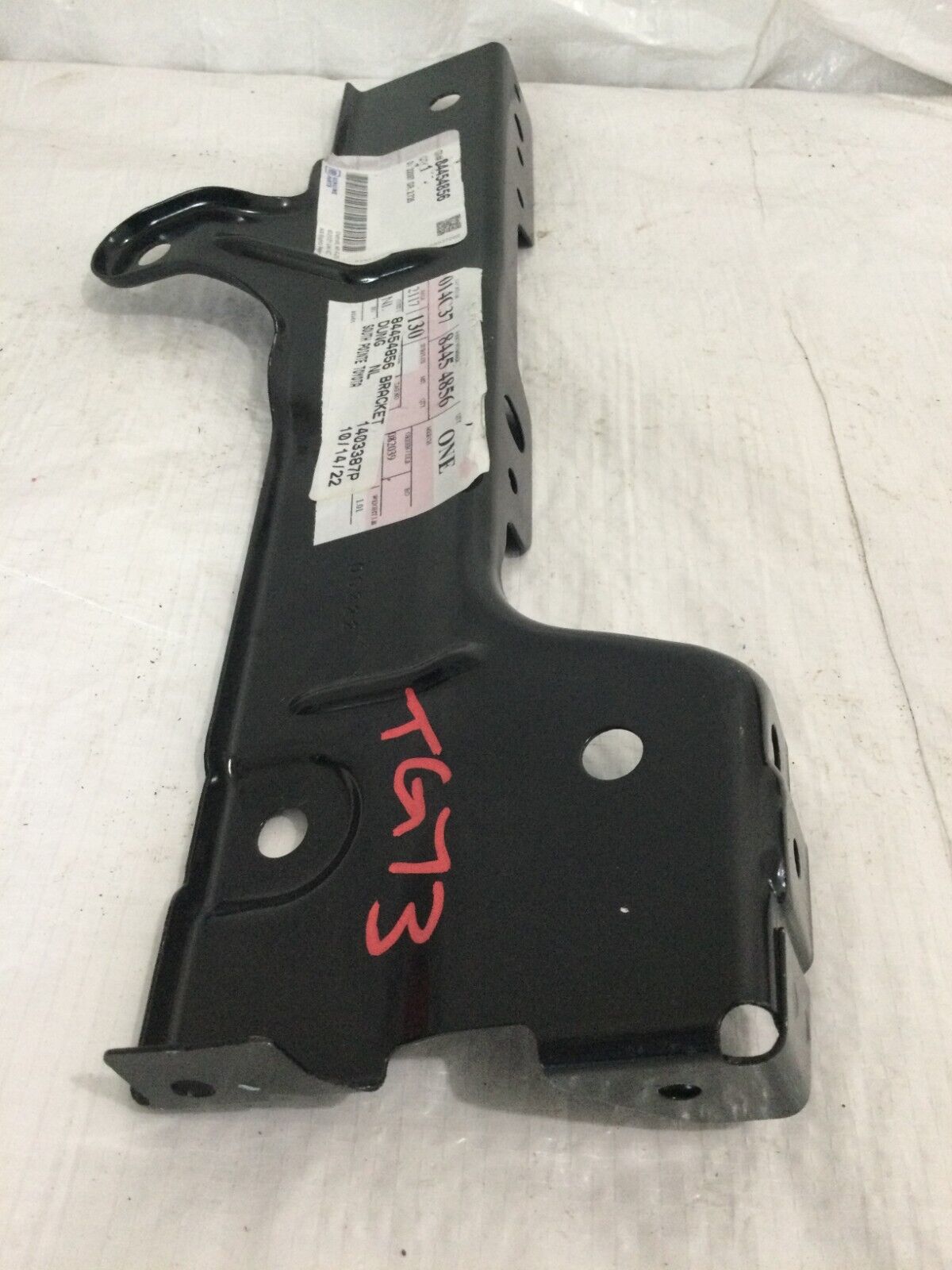 2019-2022 Chevrolet Silverado 1500 Left Headlight Mounting Bracket OEM 84454856