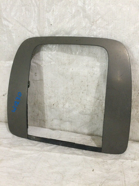 2007-2014 GMC Sierra 1500 Center Dash Radio Trim Bezel 15092588 ( DAMAGE CLIPS )
