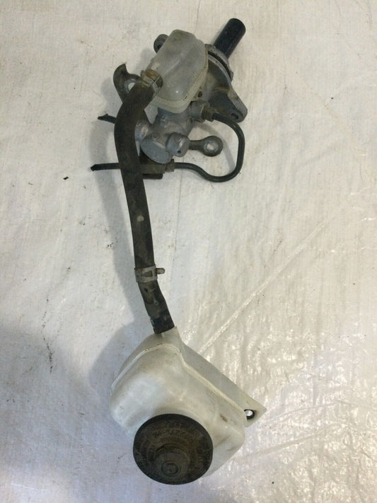 2003 Toyota Highlander Master Brake Cylinder W/ Reservoir OEM