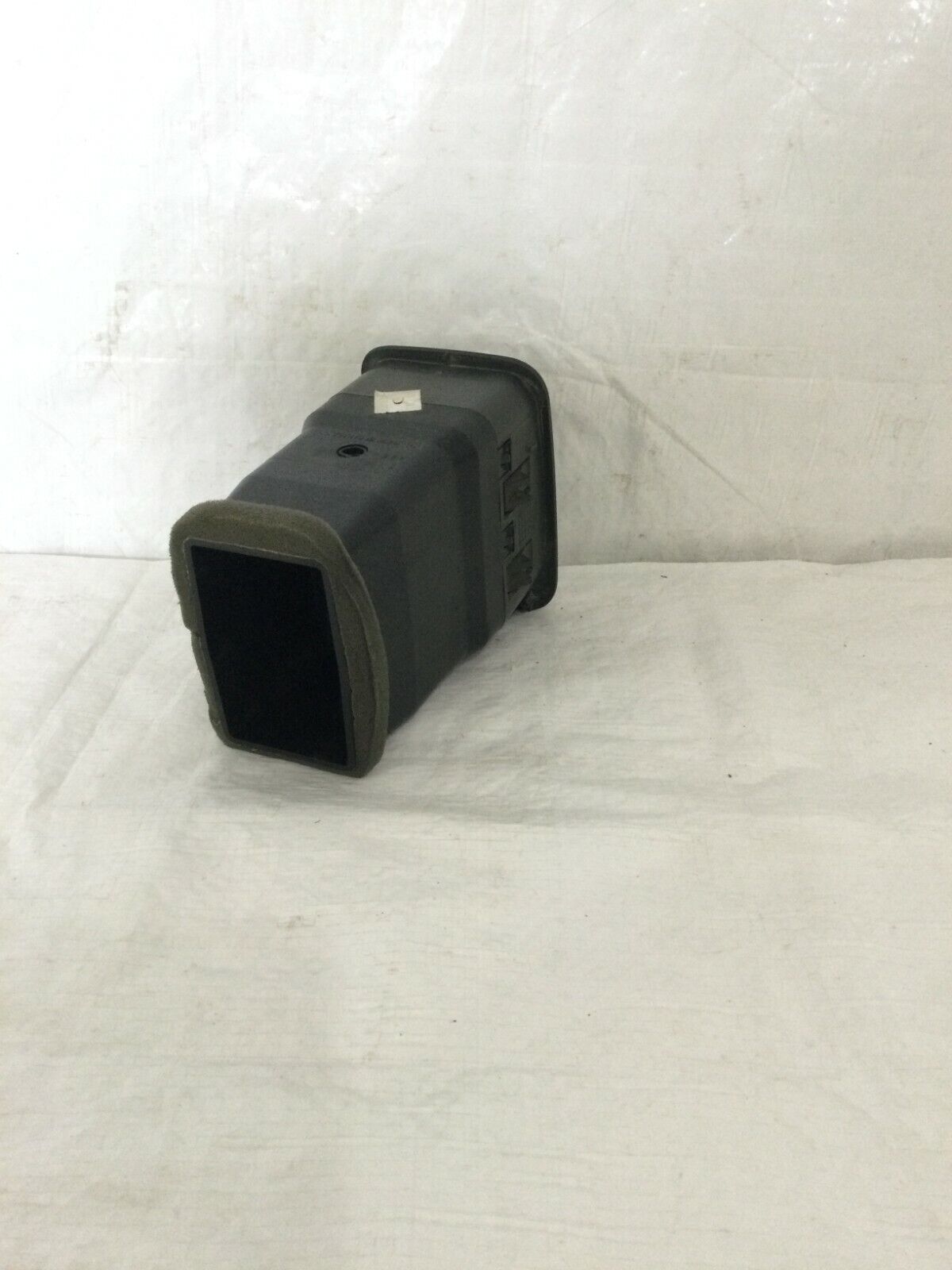 2006 Chevrolet Silverado 2500HD Left Driver Dash Air Vent OEM 15770977