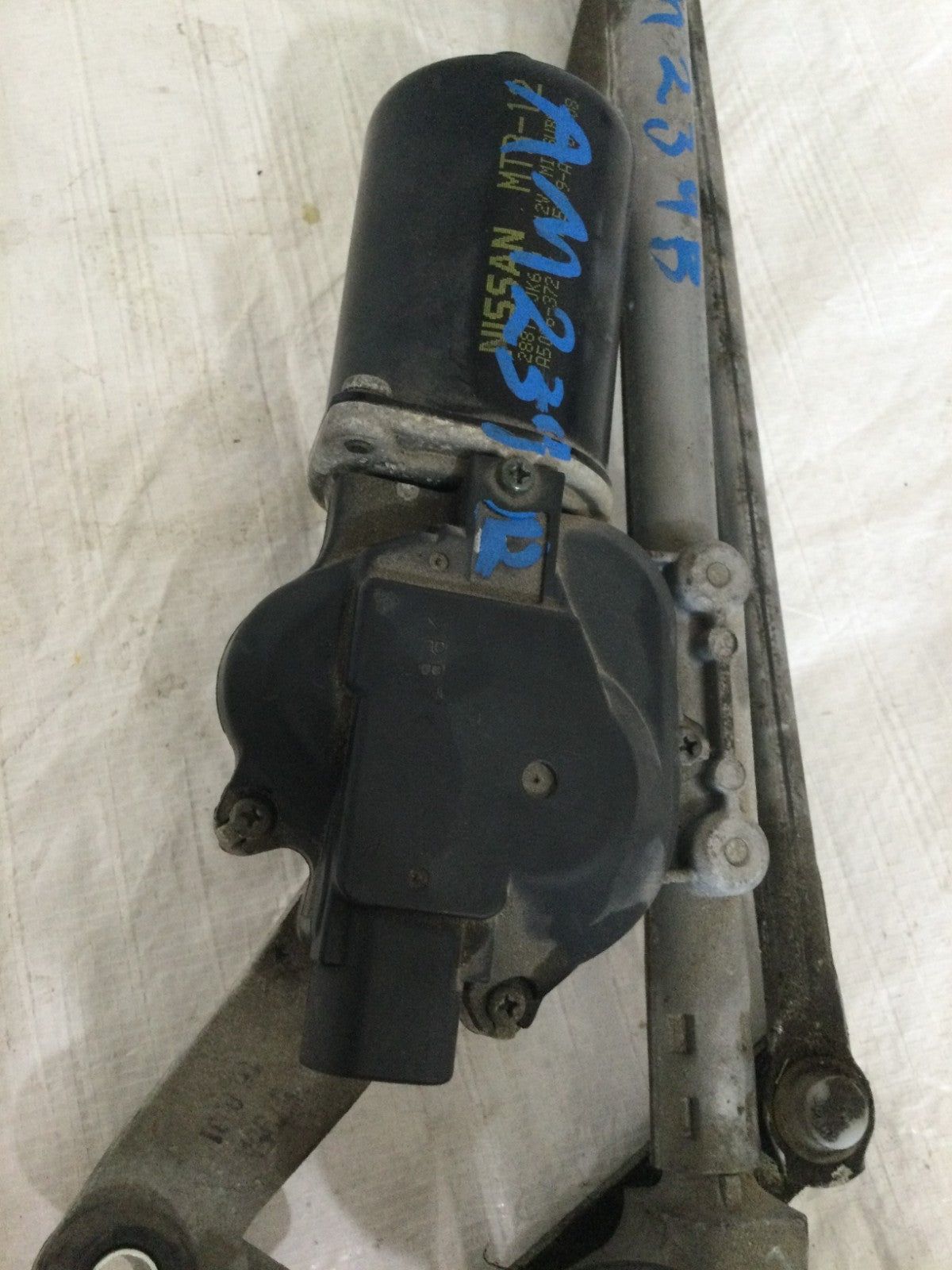 2007 Infiniti G35 Windshield Wiper Motor W/ Linkage OEM