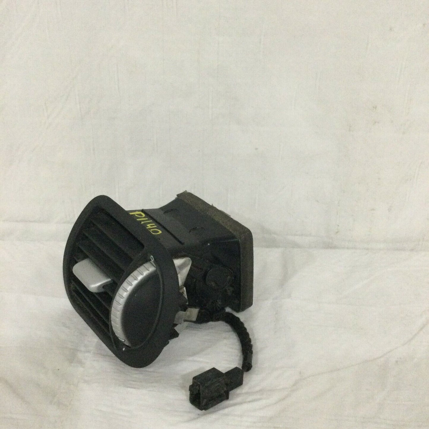 2003-2006 Porsche Cayenne Front Right  A/C Heater Air Vent OEM