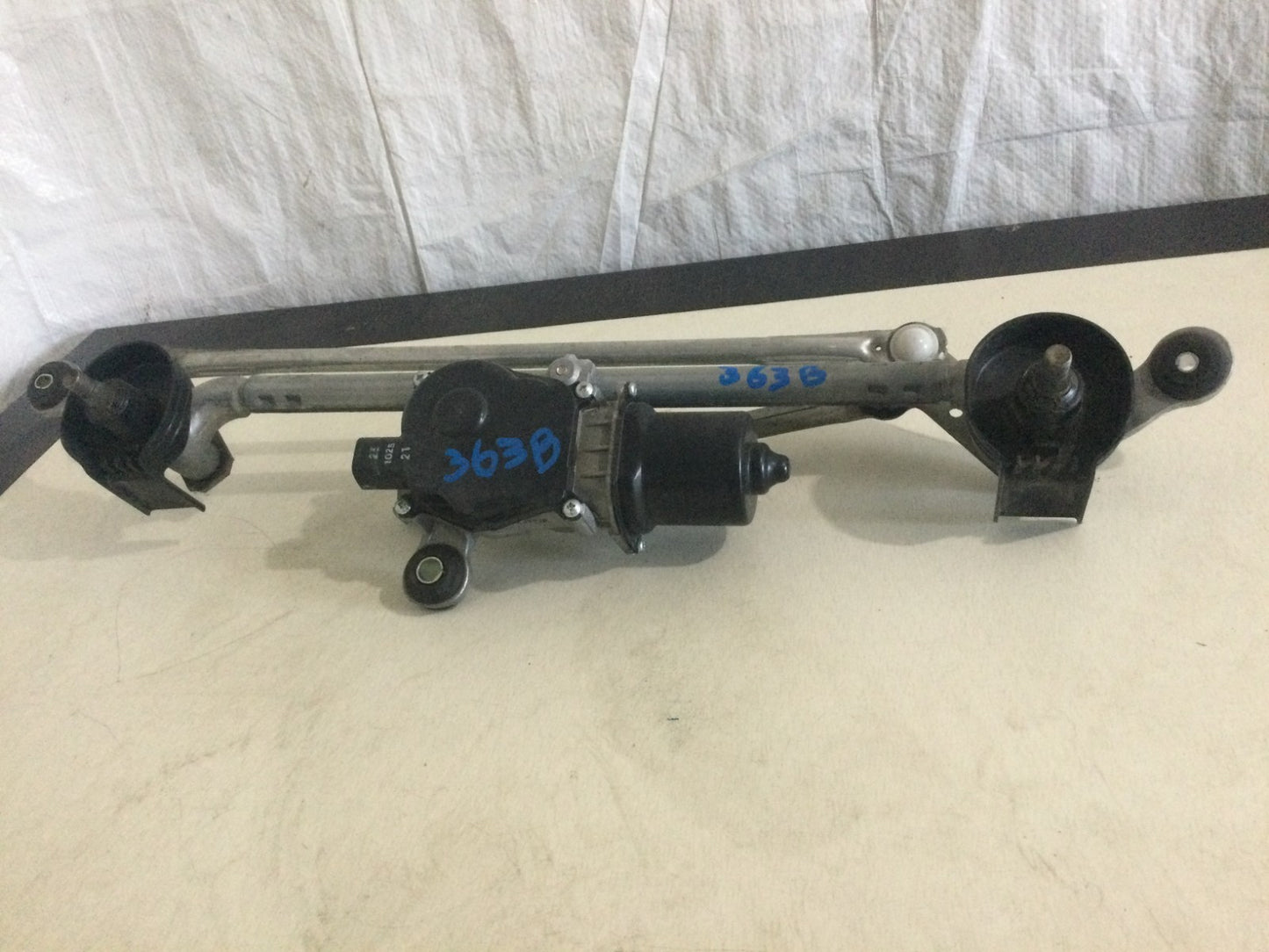 2024 Nissan Rogue 1.5L Front Windshield Wiper Linkage W/ Motor OEM