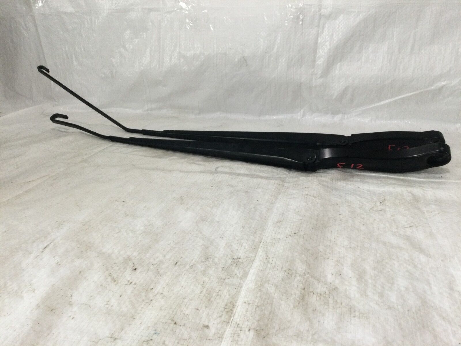 2020 Dodge Grand Caravan Windshield  Wiper Arm 24030776 OEM