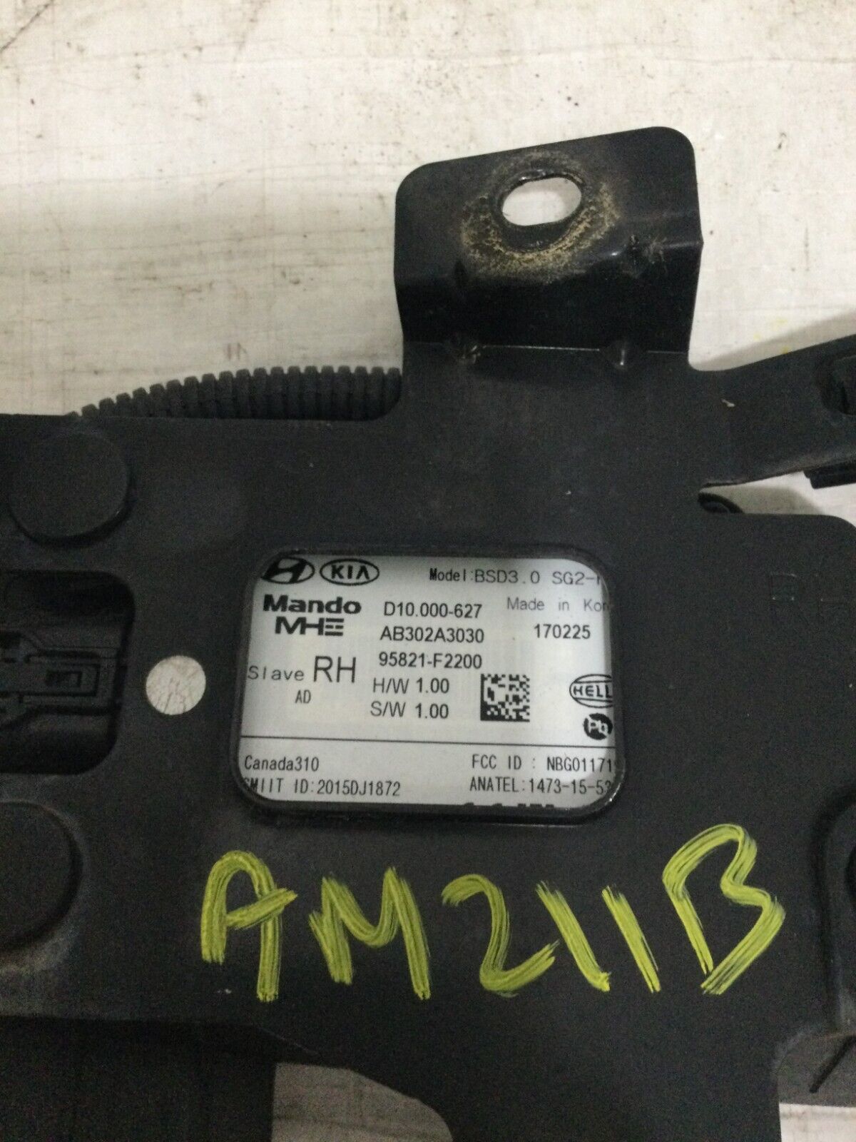 2017-2018 Hyundai Elantra Right RH Side Blind Spot Lane Sensor 95821 F2200 OEM