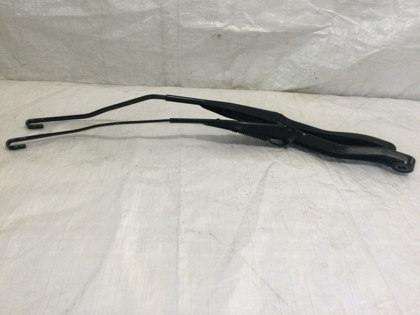 2016-2017 RAM 2500 3500 Windshield Wiper Both Arm OEM 6.7L Diesel