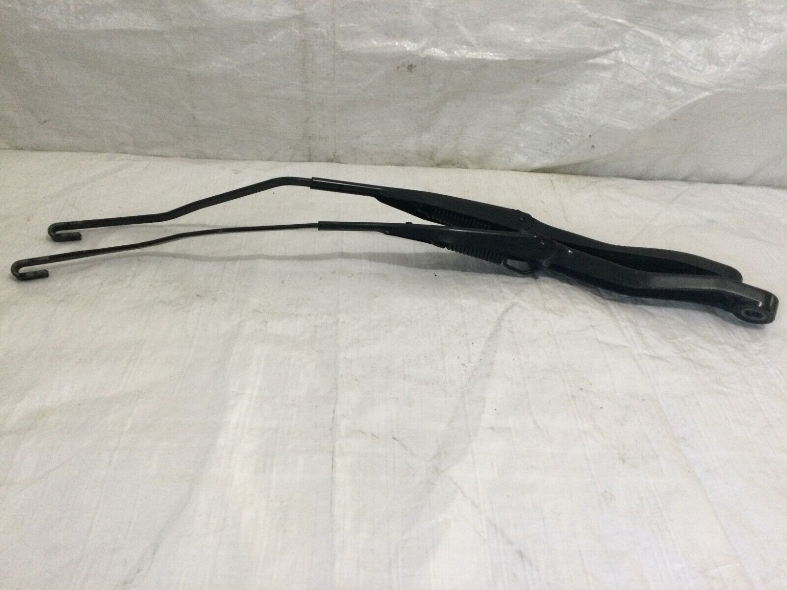 2016-2017 RAM 2500 3500 Windshield Wiper Both Arm OEM 6.7L Diesel