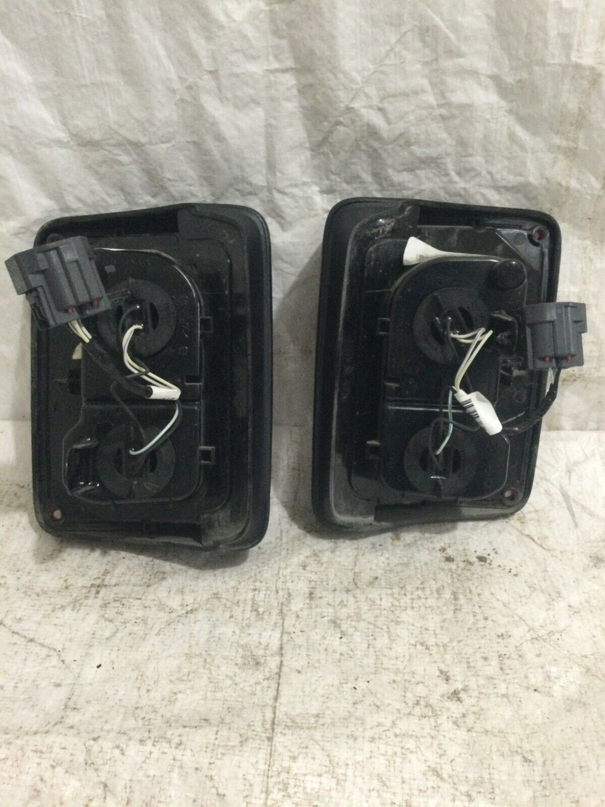 2018 Jeep Wrangler Rear Right & Left Tail Light Taillight Lamp LH RH OEM