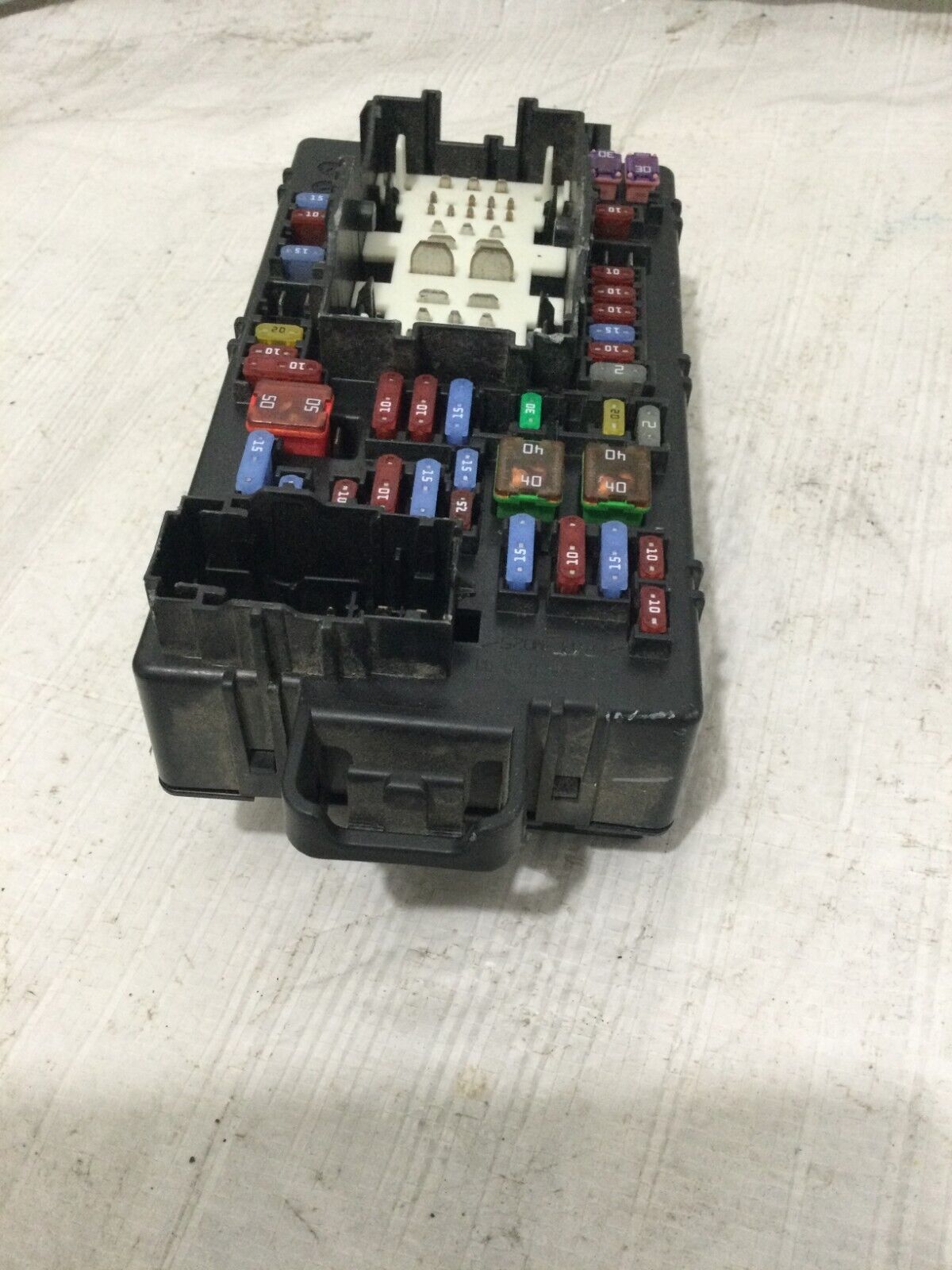 2021 Chevrolet Silverado 1500 Cabin Fuse Junction Box 84582037  OEM