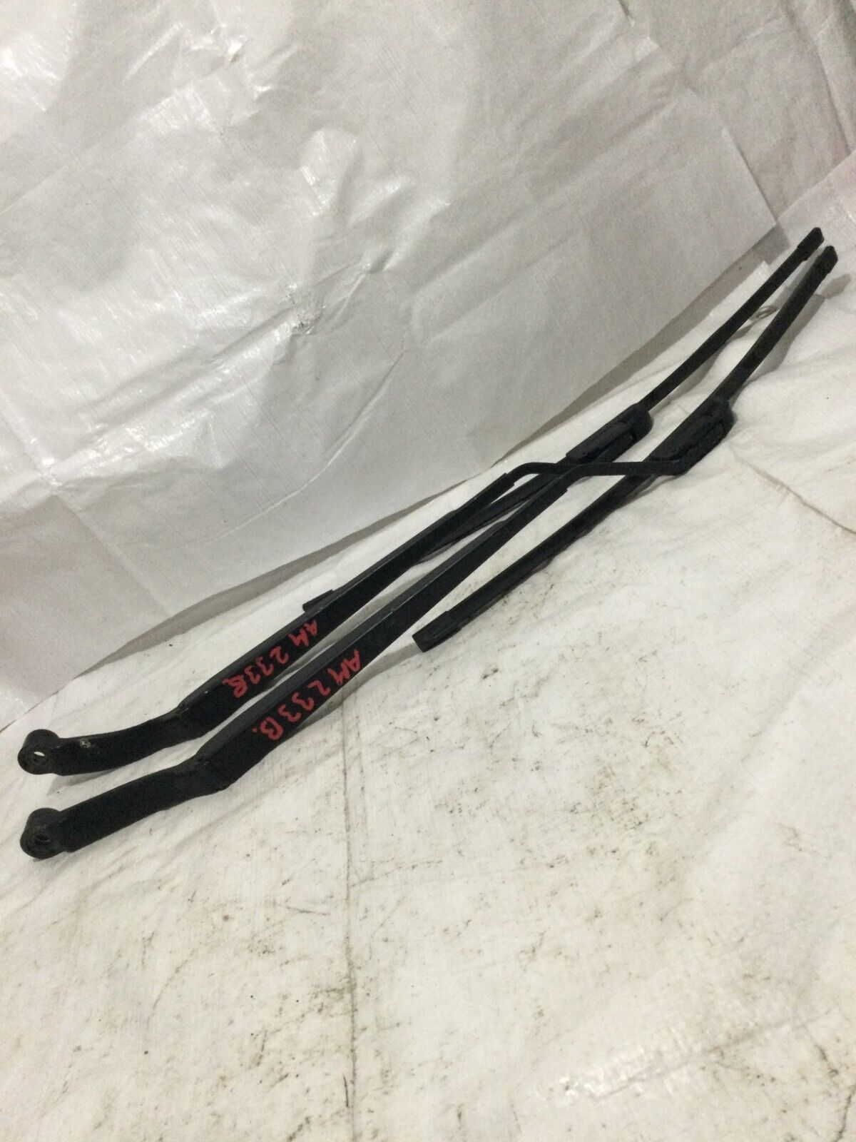 2001-2007 Toyota Highlander Front Wiper Arm Set Left And Right OEM