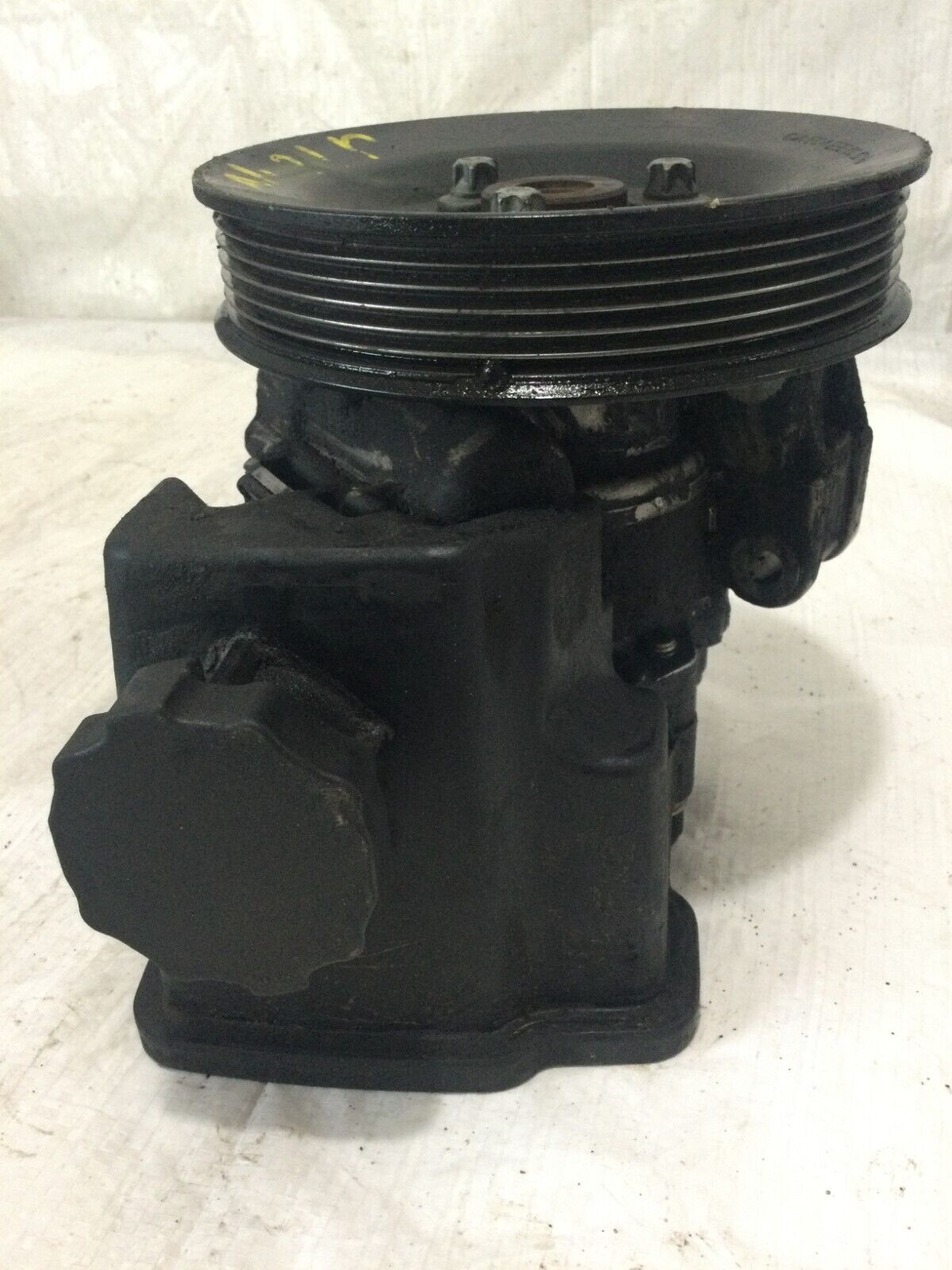 2006 Dodge  Sprinter  2500 Power  Steering Pump  2.7L OEM
