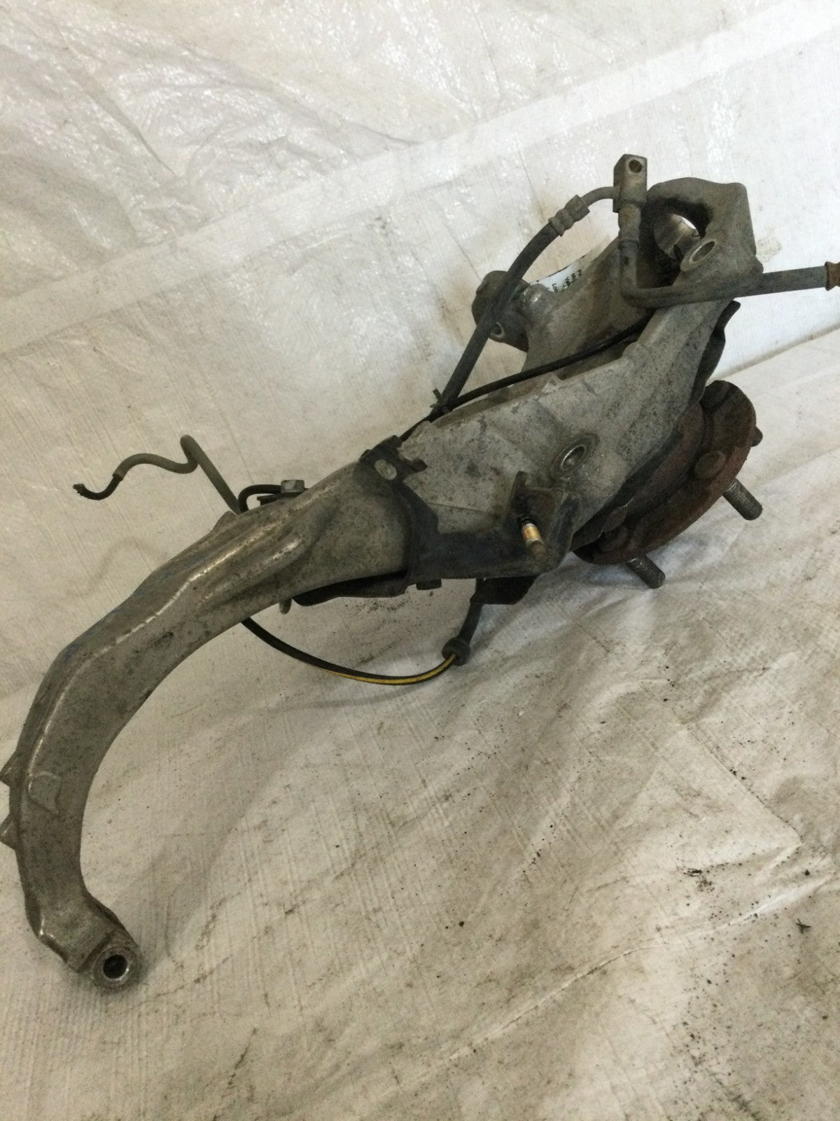 2007 Infiniti G35 3.5L Front Right Spindle Knuckle OEM